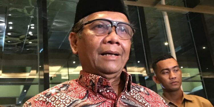 Menko Polhukam Mahfud Md Ungkap Proyek BTS Mangkrak: Menkominfo Johnny G Plate sebagai Tersangka