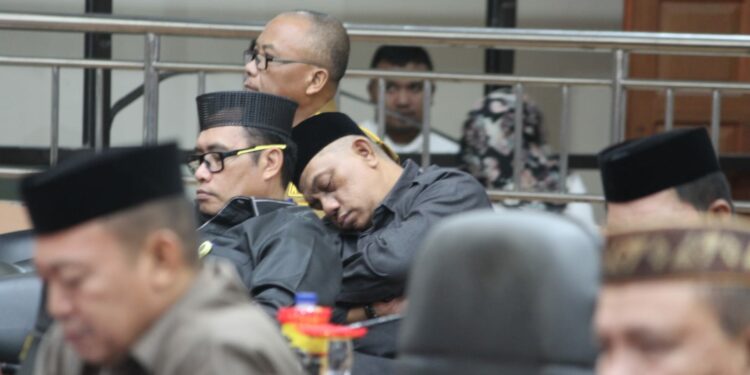 Kadis Pertanian Pohuwato Tertidur Saat Bupati Pohuwato Menyampaikan Sambutan