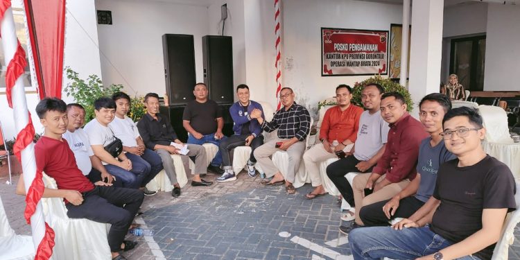 Limonu Hippy (Gerindra) – Djoni Dalanggo (Nasdem) Caleg Terpilih Dapil 6 Gorontalo,Pantau Rekapitulasi Di KPUD Provinsi Gorontalo