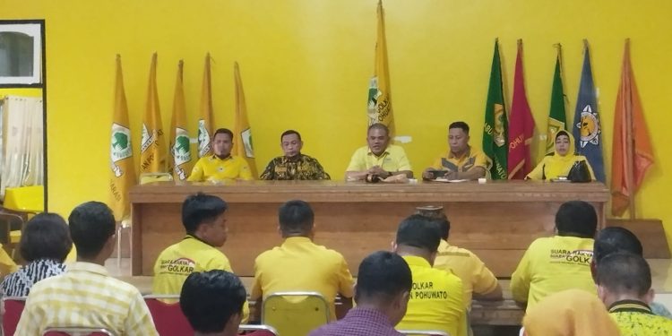 Hadir Perdana Dalam Rapat DPD II Golkar Pohuwato,Bukti Tak Mudah Pecat Suharsi