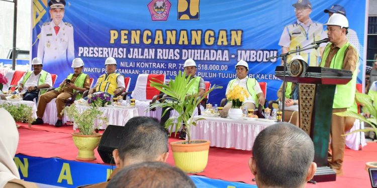 Jalan Duhiadaa Hingga Imbodu Kecamatan Randangan Di Perbaiki, Warga : Terima Kasih Pak Bupati