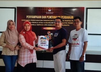 Serahkan Dokumen Perbaikan Pasangan SIAP, Alwin Makuta : Kami Memastikan Kelengkapan Persyaratan Calon