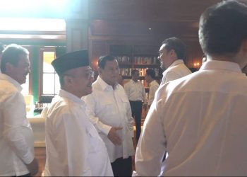 Prabowo dan Gibran Berikan Pengarahan kepada Calon Menteri di Hambalang: Fokus Geopolitik, AI, dan Antikorupsi