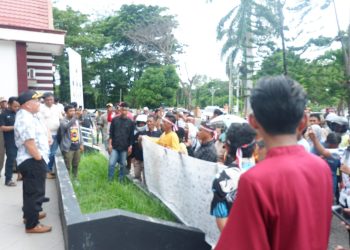 Datangi DPRD Kabupaten Pohuwato, Masyarakat Desa Hulawa Pertayakan Ganti Rugi, Rencana Relokasi Dan Masalah Titik Koordinat Perusahaan