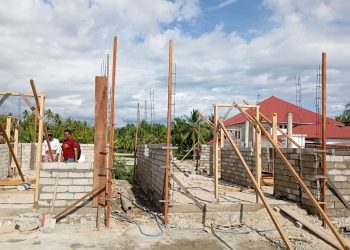 Pembangunan Rumah Bantuan Korban Kebakaran di Kecamatan Buntulia Dikebut, Tukang : Pekerjaan Hampir Selesai