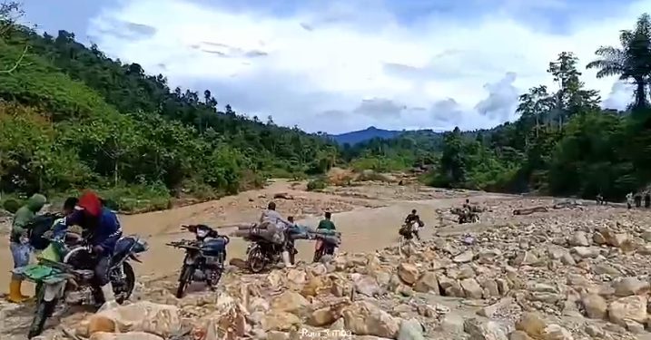 Tukang Ojek Bukan Penambang,Mereka Hidup Berdampingan Saling Memberi Manfaat