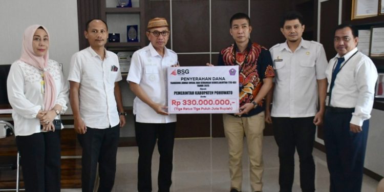 Lewat Dana CSR,BSG Cabang Pohuwato Ikut Berkontribusi Terhadap Pembangunan Daerah
