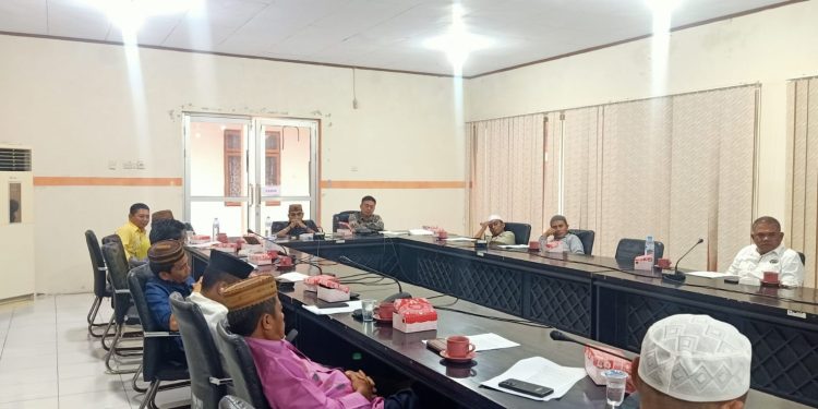 Bahas Ranperda Pengendalian Tempat Hiburan Malam, DPRD Dengarkan Masukan Dan Saran Tokoh Agama dan Adat