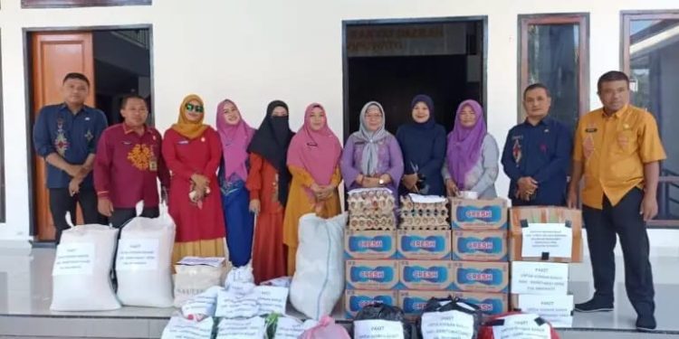 DPRD Kabupaten Pohuwato Salurkan Bantuan Kepada Korban Banjir Tuweya