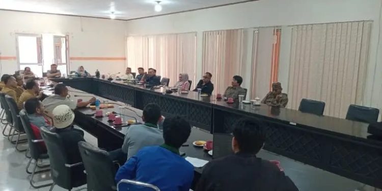 Terkait Polemik BBM Subsidi,DPRD Pohuwato Gelar RDP Bersama HMI Dan Pihak Terkait