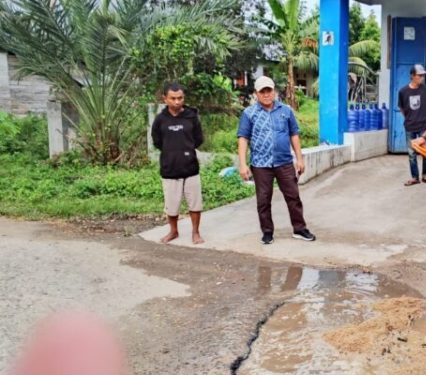 Jalan Rusak Menuju Rumah Sakit,Beni Nento Respon Cepat Lakukan Perbaikan