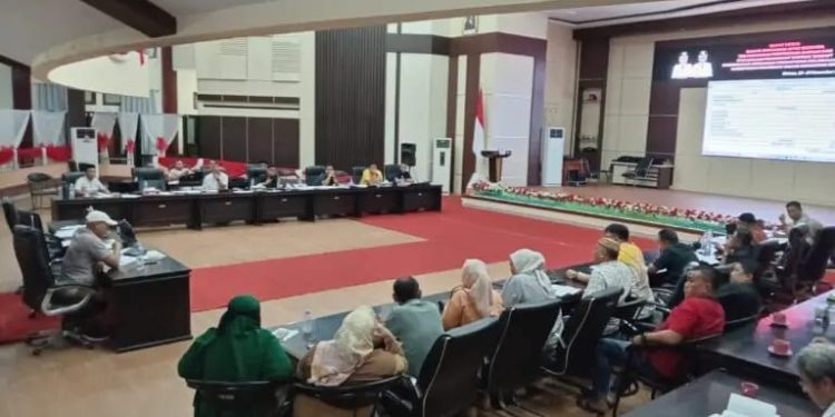 Tak Mengenal Waktu Libur,DPRD Pacu Pembahasan Anggaran 2026