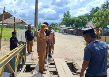 Lantai Jembatan Mulai Lapuk,Saipul Mbuinga Instruksikan Dinas PU : Segera Perbaiki