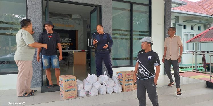 Salurkan Jum’at Berkah untuk Warga Binaan Lapas Pohuwato,Fahmi : Bentuk Komitmen YR TIM Di Tengah Masyarakat