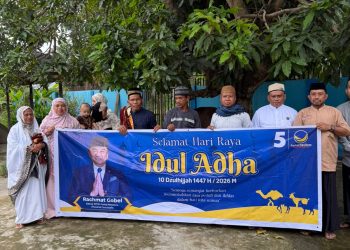 Momen Idul Adha,Delpan Serahkan Satu Ekor Sapi Di Mootilango